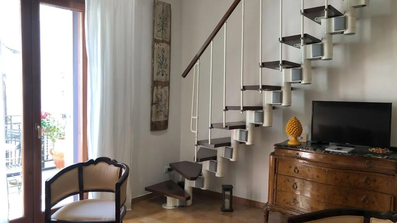 Penthouse Luxury Quattro Canti Palermo 0*,